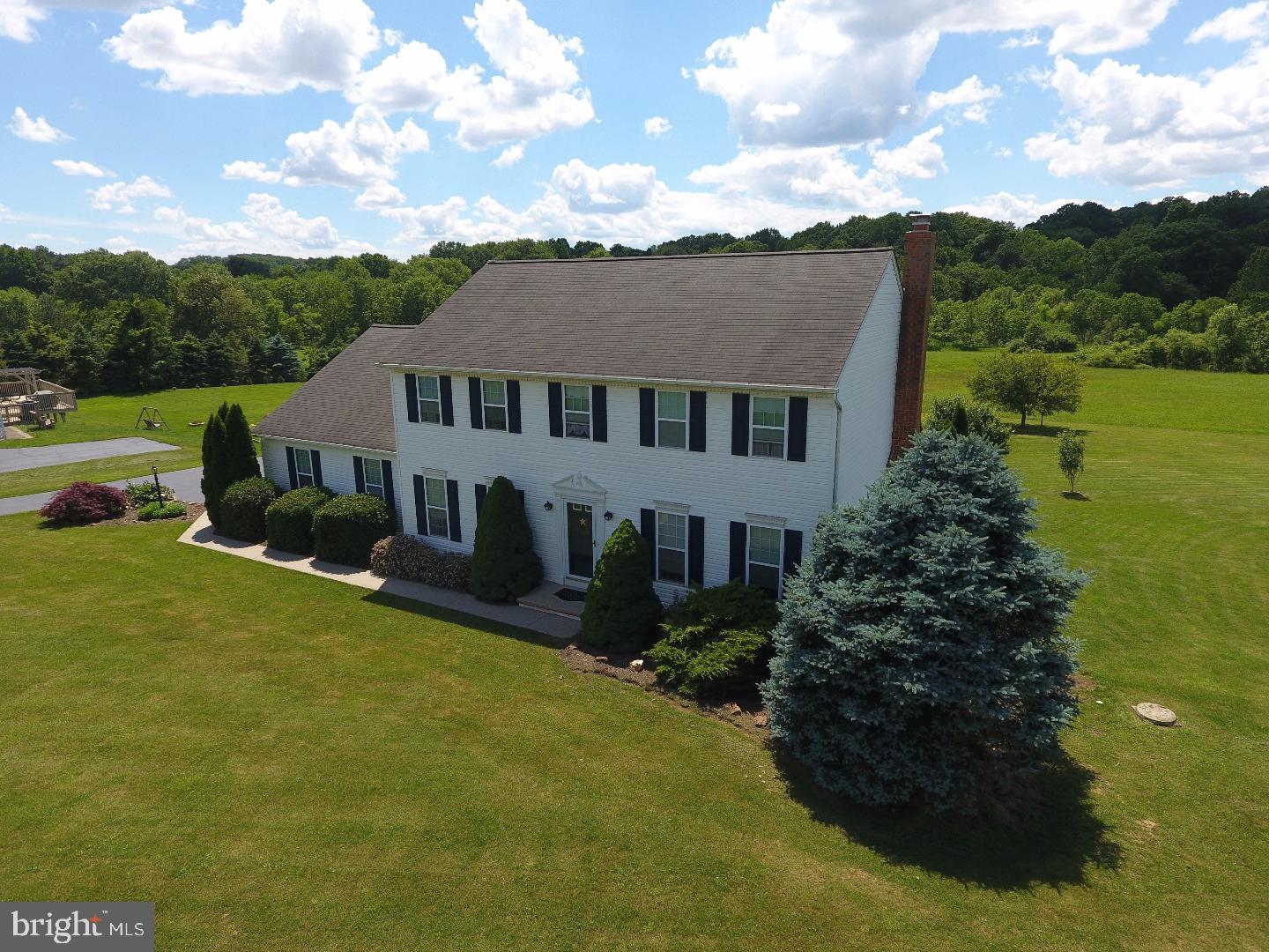 131 Duck Farm Road Oxford, PA 19363 - Photo 4 of 22 Exterior Side