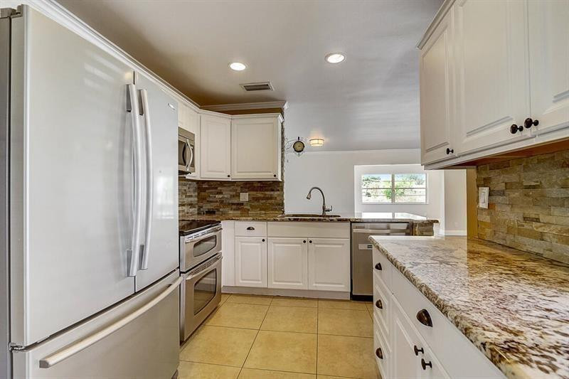 9387 Richmond Circle Boca Raton, FL 33434 - Photo 4 of 15 Photo 4
