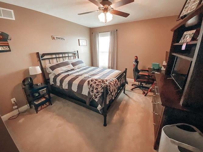 5106 Londonderry Road Bloomington, IL 61705 - Photo 17 of 25 Gallery Image 17