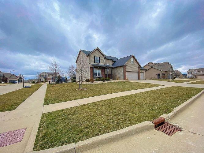 5106 Londonderry Road Bloomington, IL 61705 - Photo 3 of 25 Gallery Image 3