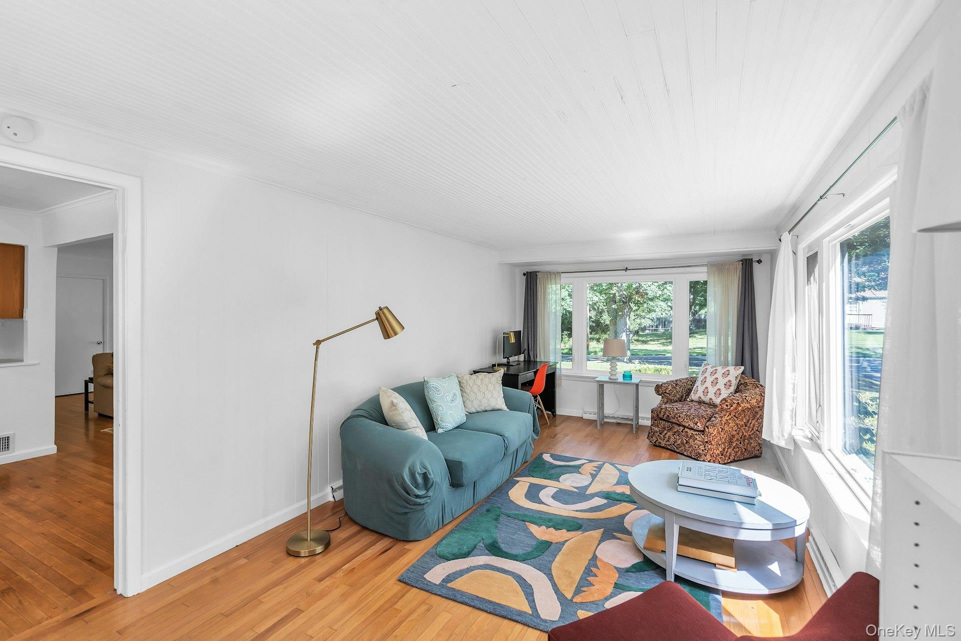 69 Squiretown Road Hampton Bays, NY 11946 - Photo 7 of 21 Gallery Image 7