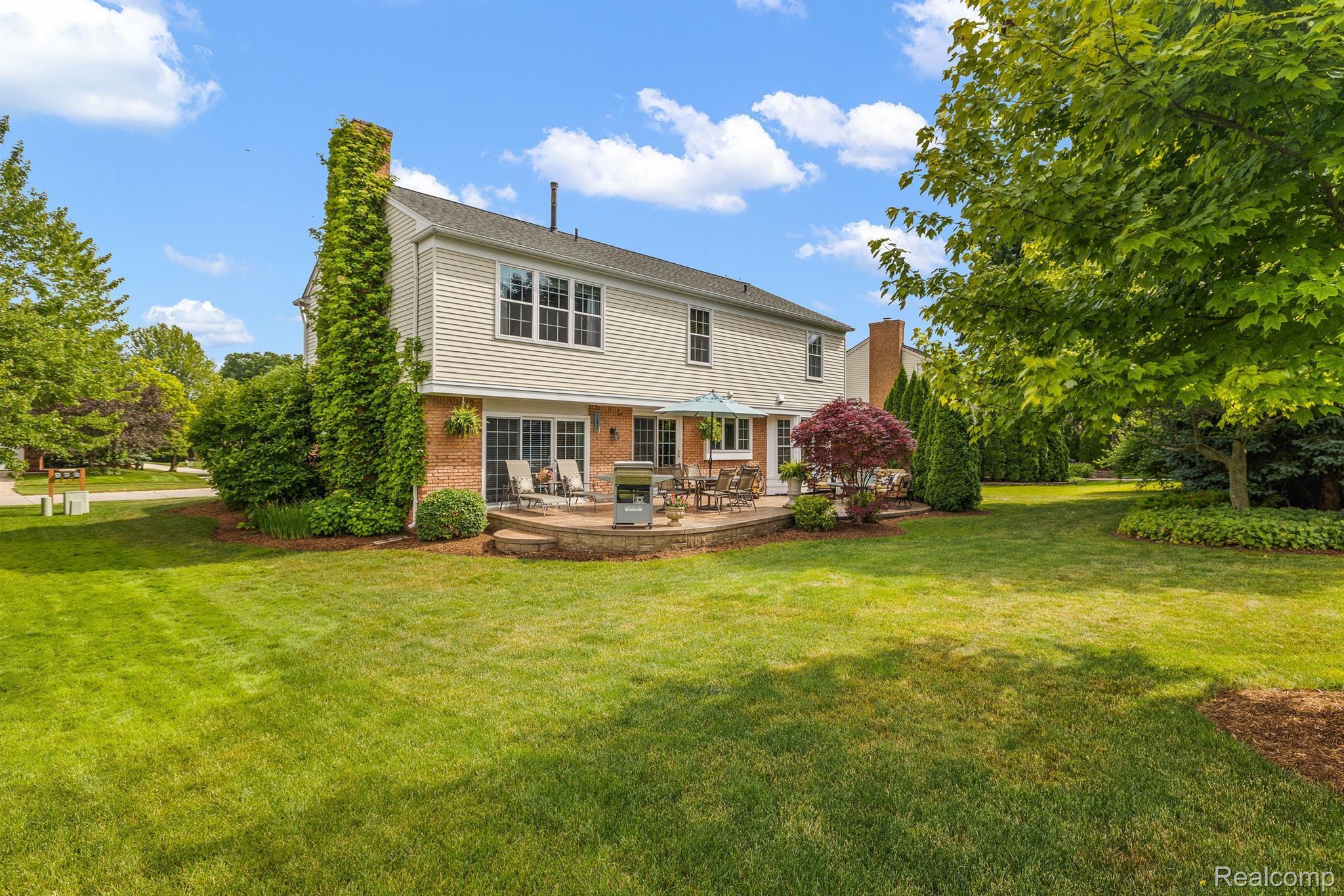 1228 Thames Drive Rochester, MI 48307 - Photo 4 of 34 Gallery Image 4