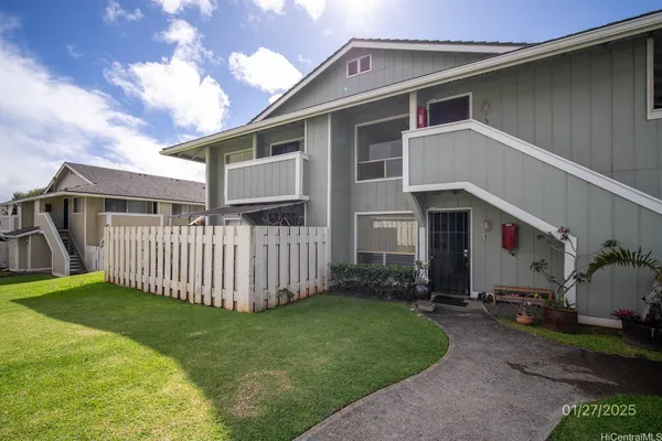 $2,200 | 94-716 Paaono Street, Unit X5, Waipahu, HI 96797