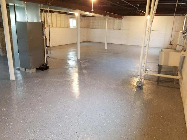 2224 Foster Street Evanston, IL 60201 - Photo 35 of 39 an empty room with windows