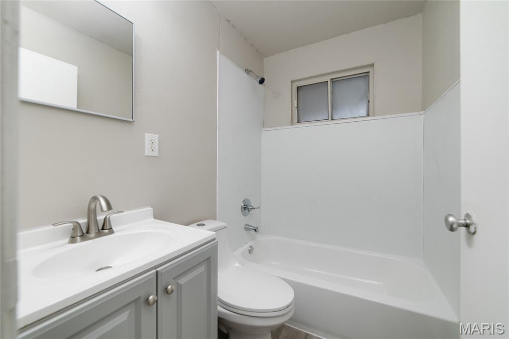 10769 Spring Garden Drive St. Louis, MO 63137 - Photo 11 of 24