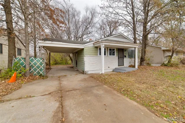 $99,900 | 10769 Spring Garden Drive, St. Louis, MO 63137