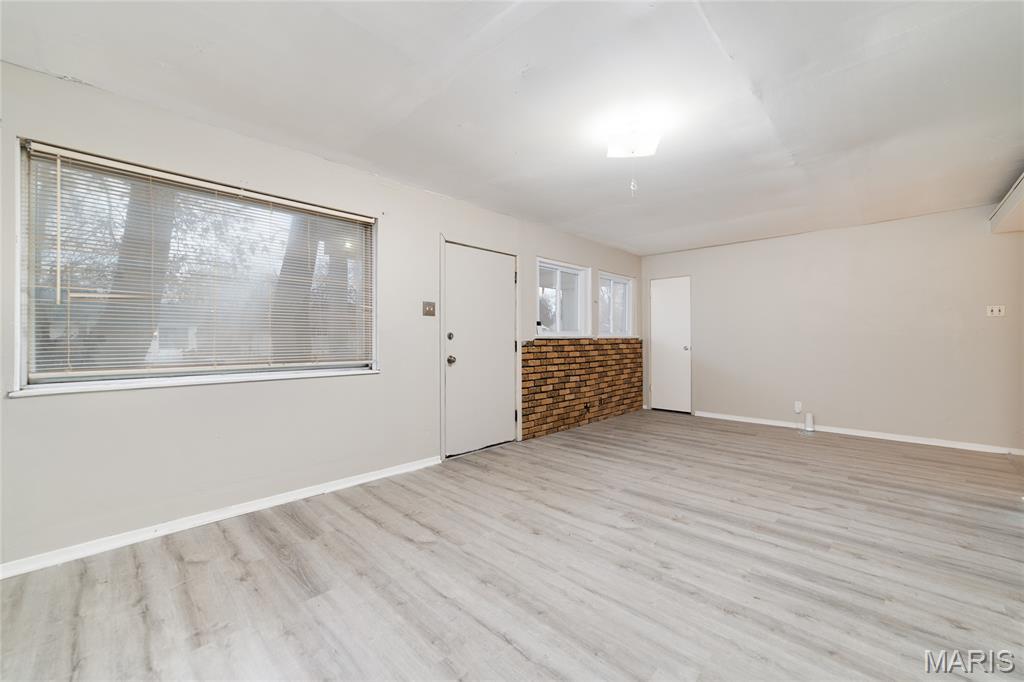 10769 Spring Garden Drive St. Louis, MO 63137 - Photo 4 of 24