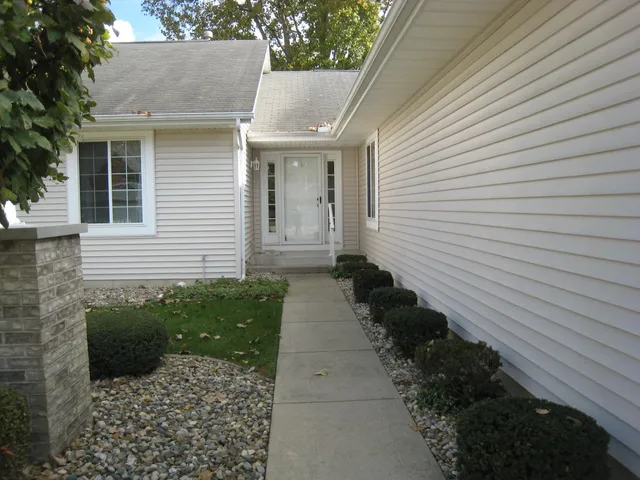 $279,500 | 51824 Wembley Drive, South Bend, IN 46637