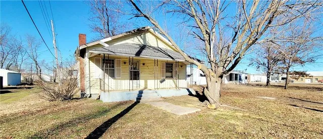 $45,000 | 105 South Lincoln Street, Yates Center, KS 66783