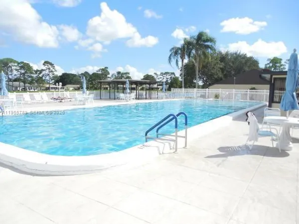 $1,450 | 441 Pine Glen Lane, Unit A2, Greenacres, FL 33463