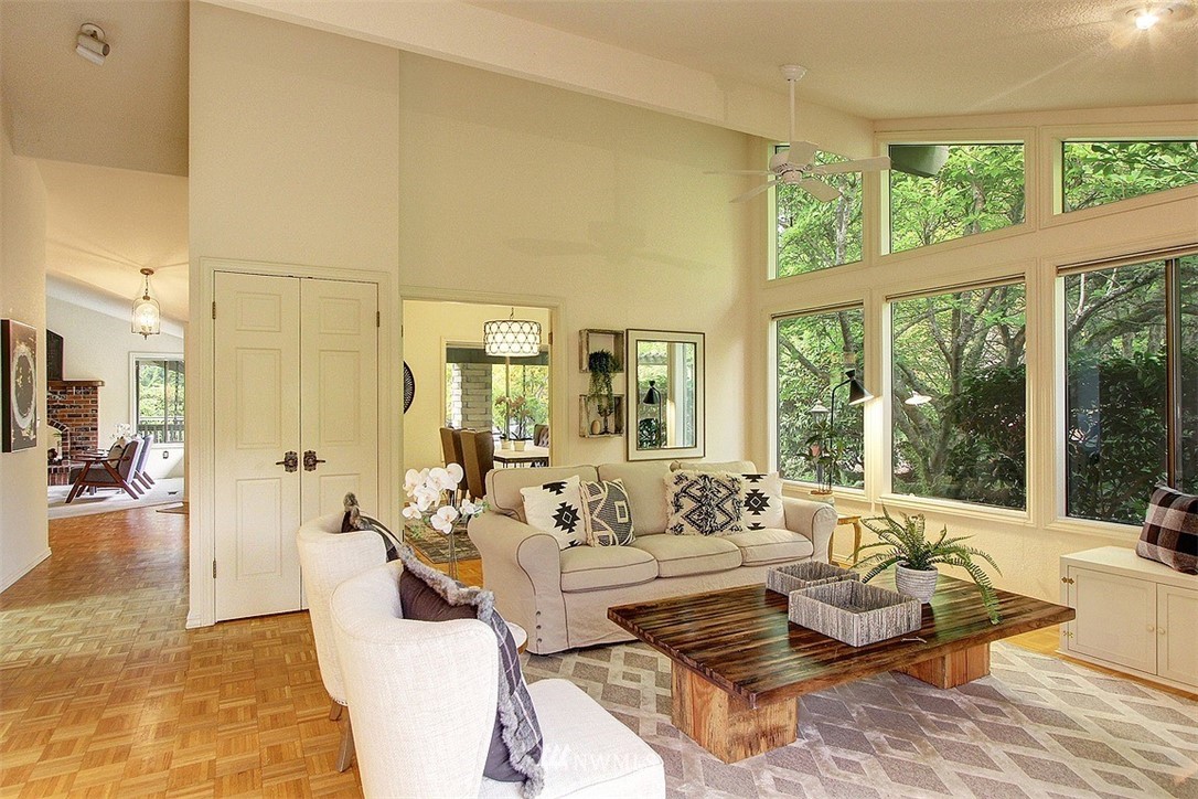 17836 Talbot Road Edmonds, WA 98026 - Photo 11 of 32 Gallery Image 11