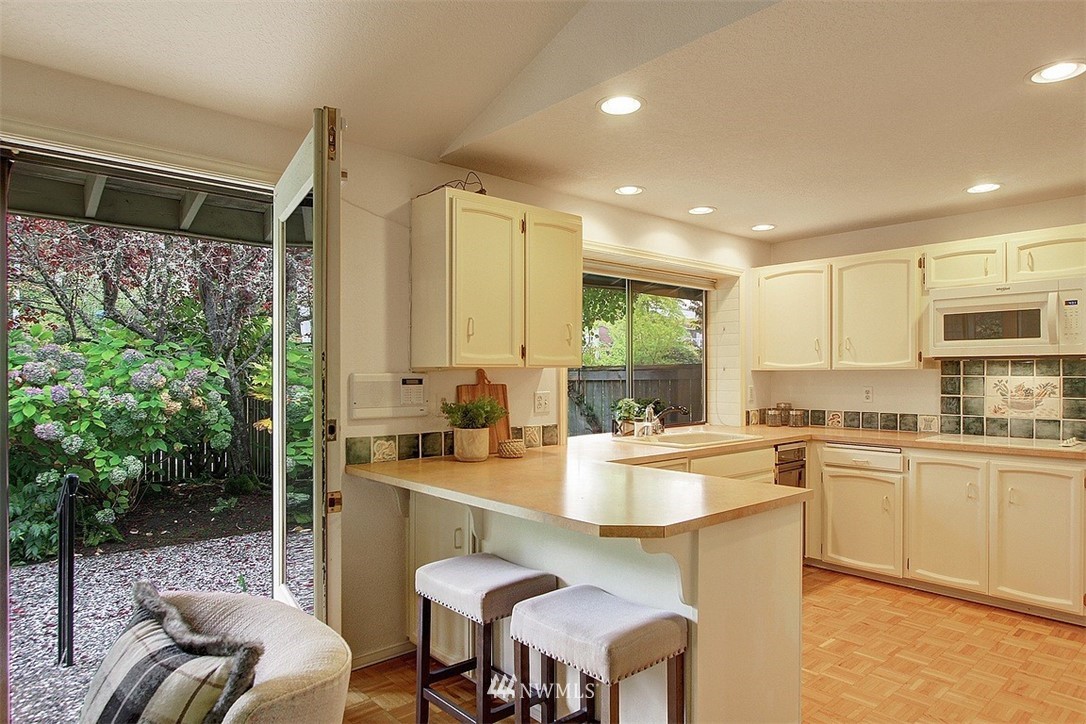17836 Talbot Road Edmonds, WA 98026 - Photo 13 of 32 Gallery Image 13