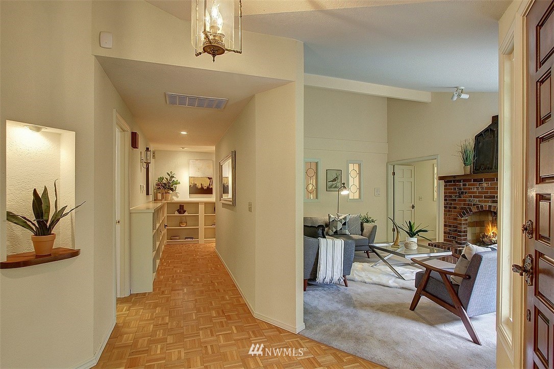 17836 Talbot Road Edmonds, WA 98026 - Photo 3 of 32 Gallery Image 3