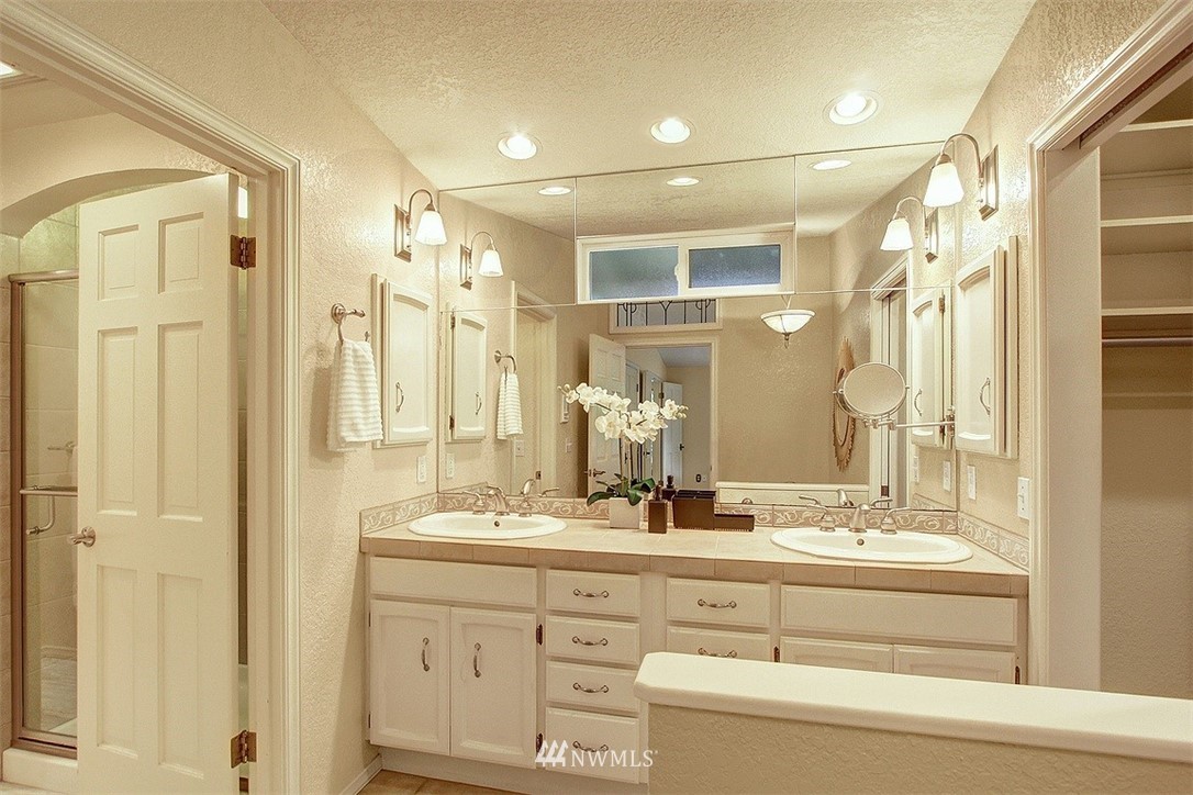 17836 Talbot Road Edmonds, WA 98026 - Photo 22 of 32 Gallery Image 22