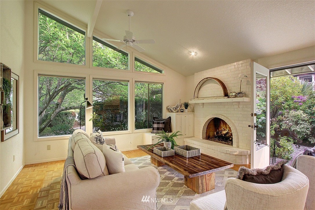 17836 Talbot Road Edmonds, WA 98026 - Photo 10 of 32 Gallery Image 10