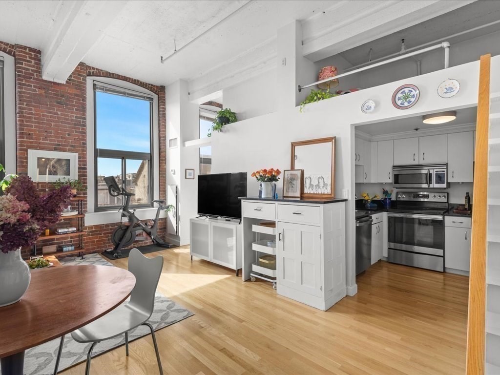 320 West 2nd Street, Unit 407 Boston, MA 02127 - Photo 8 of 24