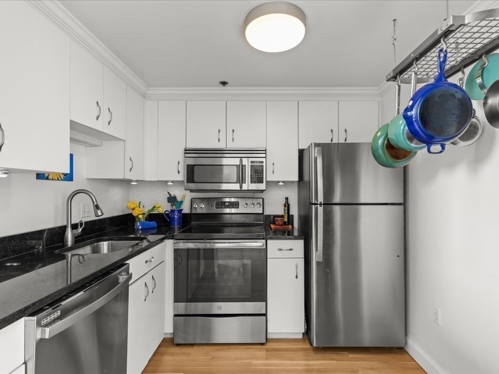 320 West 2nd Street, Unit 407 Boston, MA 02127 - Photo 10 of 24