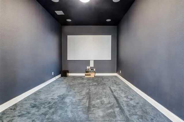 a view of empty room with window