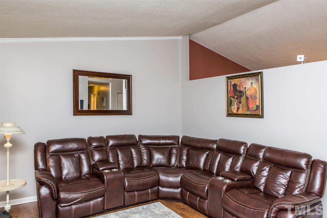 1037 Sycamore Road Graham, NC 27253 - Photo 4 of 21 Gallery Image 4
