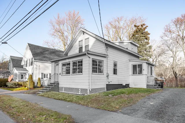 $259,900 | 233 Palm Street, Bangor, ME 04401