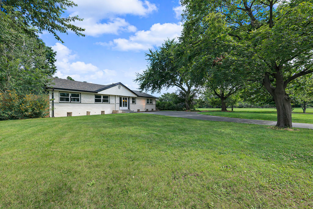 403 Spring S Road Schaumburg, IL 60193 - Photo 3 of 26 Gallery Image 3