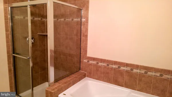 $2,975 | 19263 Winmeade Drive, Leesburg, VA 20176