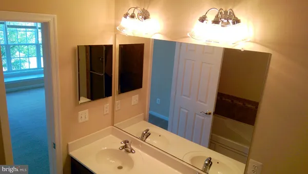 $2,975 | 19263 Winmeade Drive, Leesburg, VA 20176