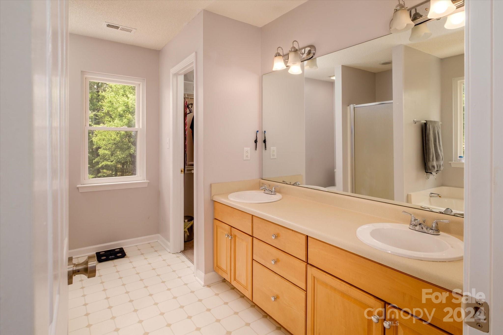 1005 Cathey Road Charlotte, NC 28214 - Photo 18 of 36 Gallery Image 18