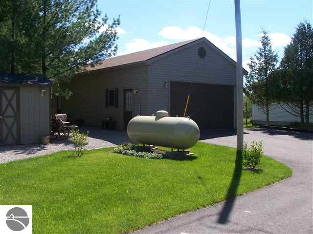 3272 Reilly Road Lupton, MI 48635 - Photo 8 of 15 1790263-7.JPG