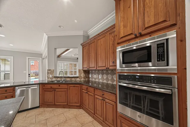 $720,000 | 51 English Oak Court, Lake Jackson, TX 77566