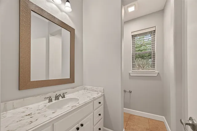 $720,000 | 51 English Oak Court, Lake Jackson, TX 77566