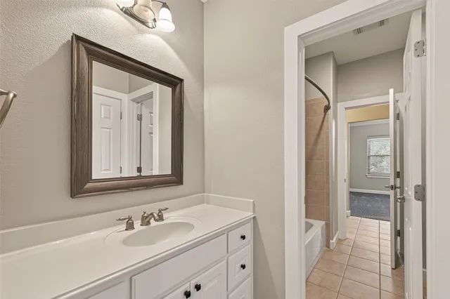 $720,000 | 51 English Oak Court, Lake Jackson, TX 77566