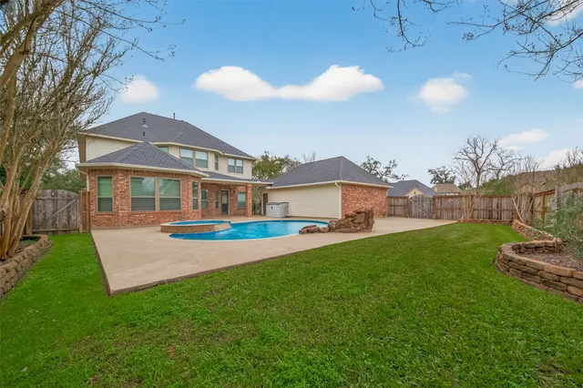 $720,000 | 51 English Oak Court, Lake Jackson, TX 77566