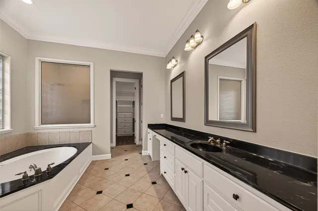 $720,000 | 51 English Oak Court, Lake Jackson, TX 77566