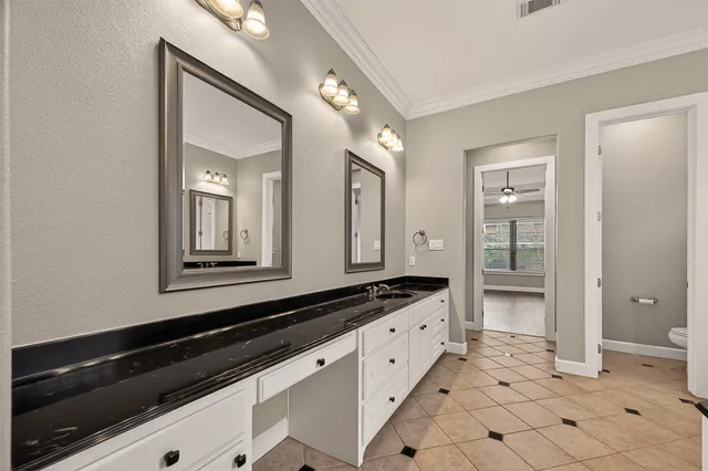 $720,000 | 51 English Oak Court, Lake Jackson, TX 77566