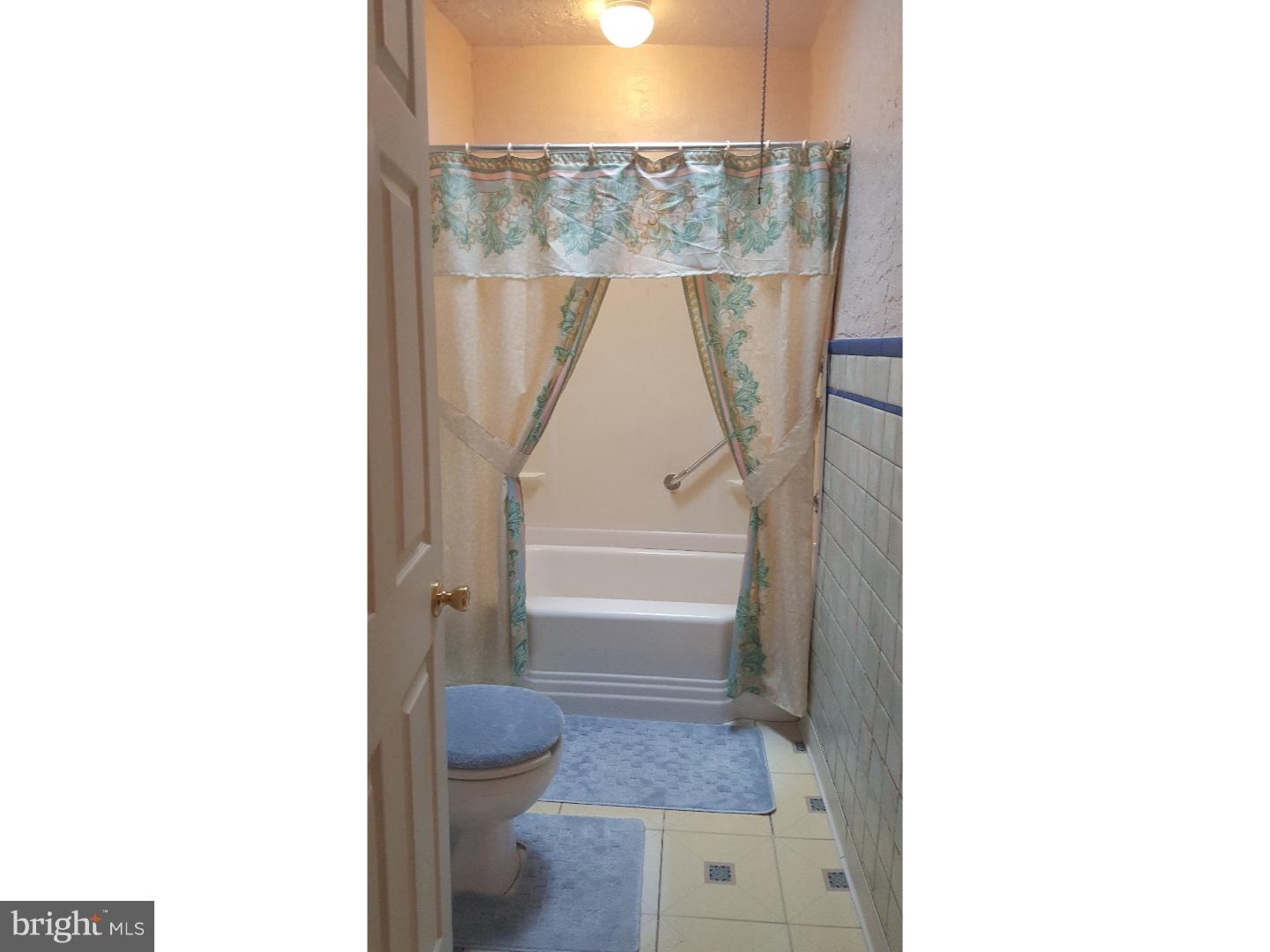 5133 Ranstead Street Philadelphia, PA 19139 - Photo 14 of 25 Bathroom
