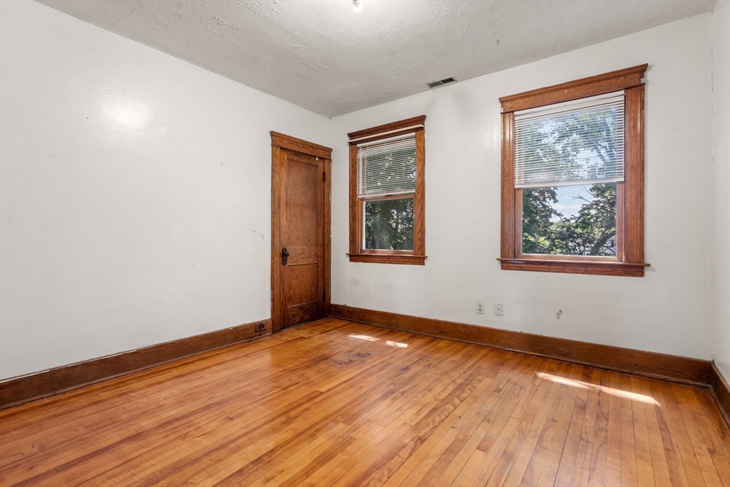 6 Indiana Street Worcester, MA 01604 - Photo 35 of 42 Gallery Image 35