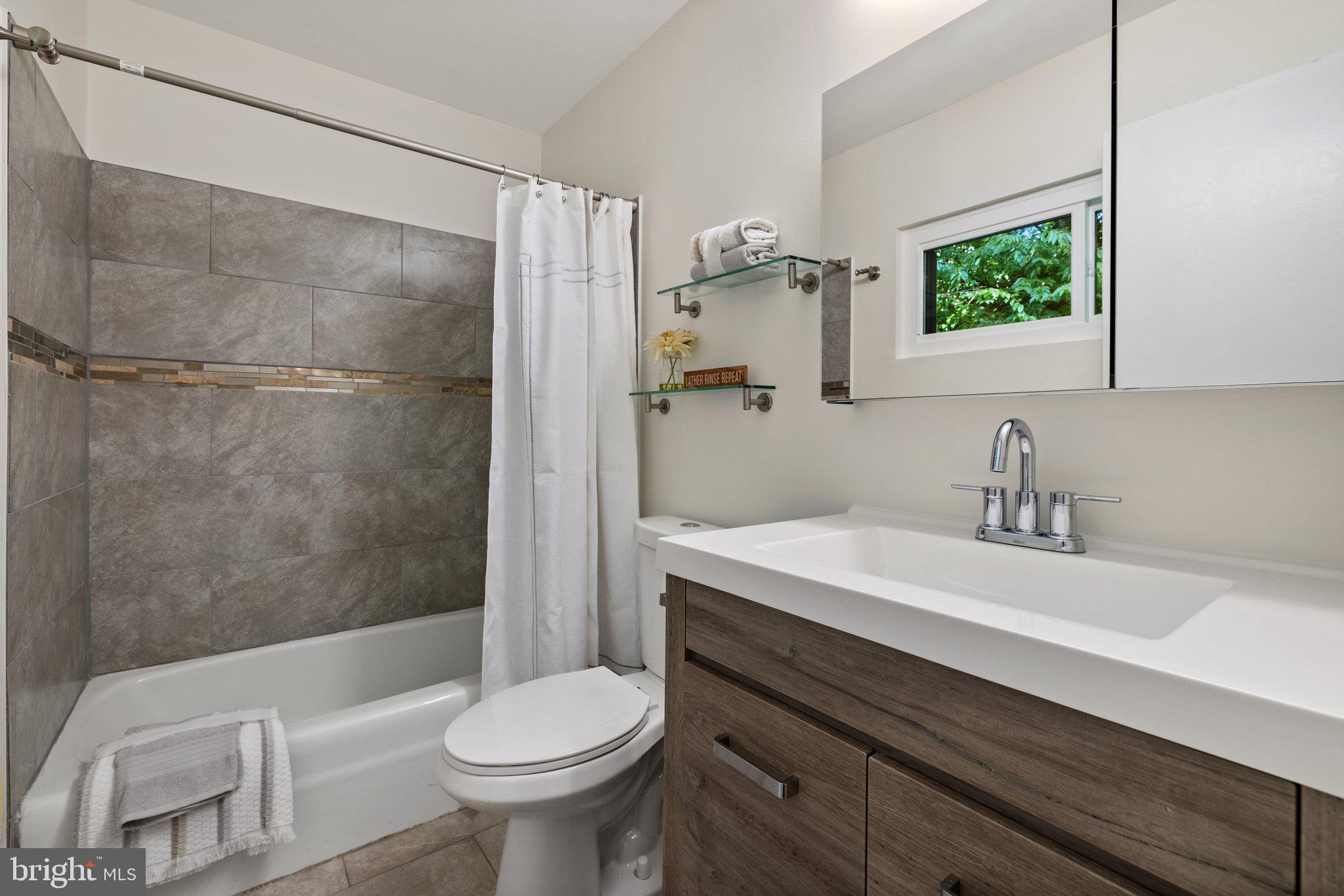 2211 Wheelwright Court Reston, VA 20191 - Photo 4 of 63 Gallery Image 4