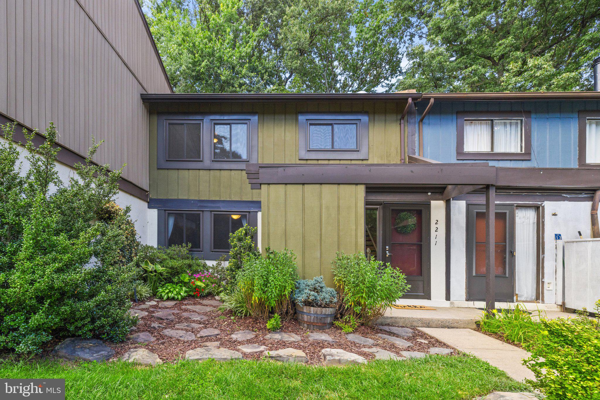 2211 Wheelwright Court Reston, VA 20191 - Photo 10 of 63 Gallery Image 10