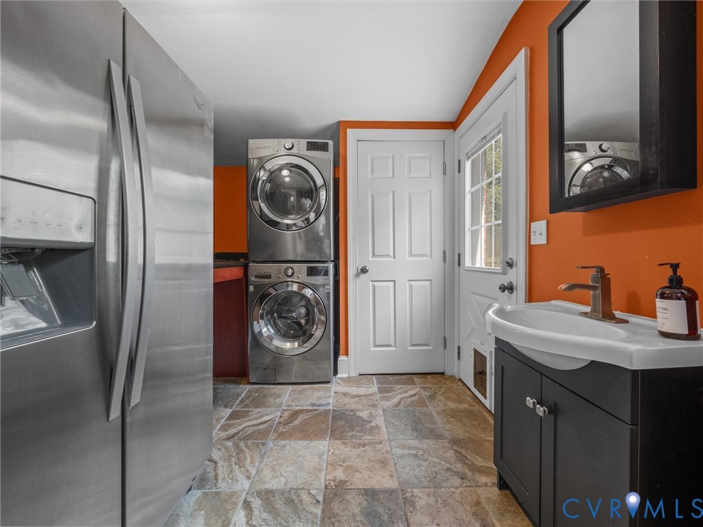 13099 Cedon Road Ashland, VA 23005 - Photo 23 of 92 Off the kitchen is a half-bathroom and laundry roo
