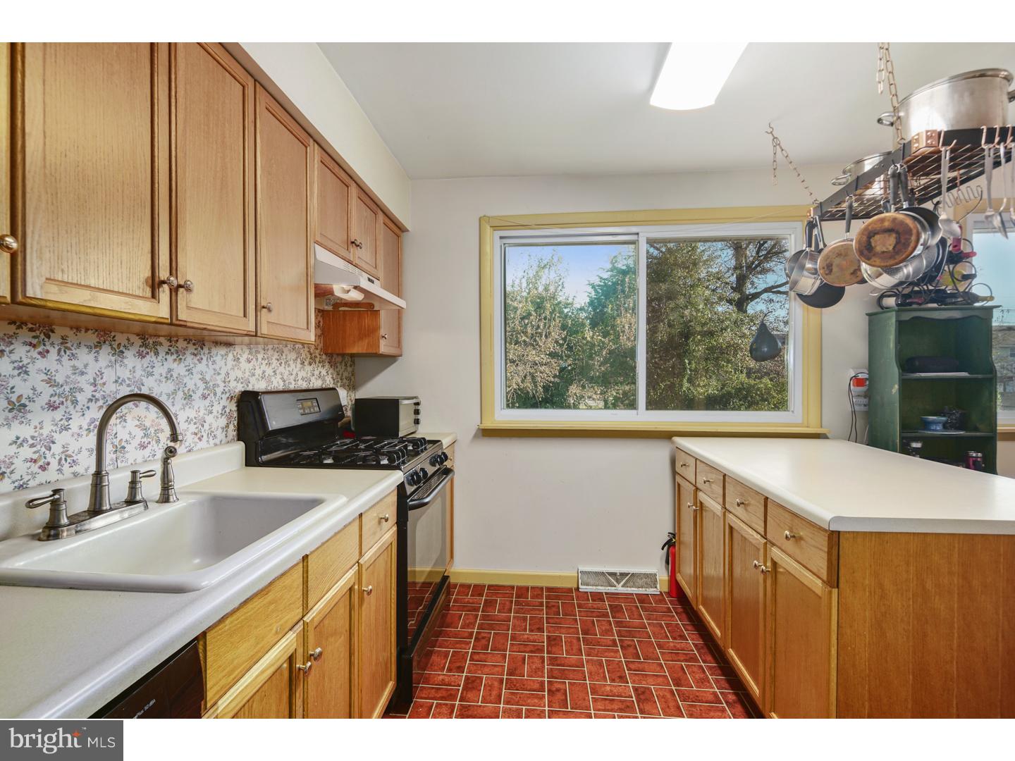 131 Round Hill Road Voorhees, NJ 08043 - Photo 11 of 21 Kitchen
