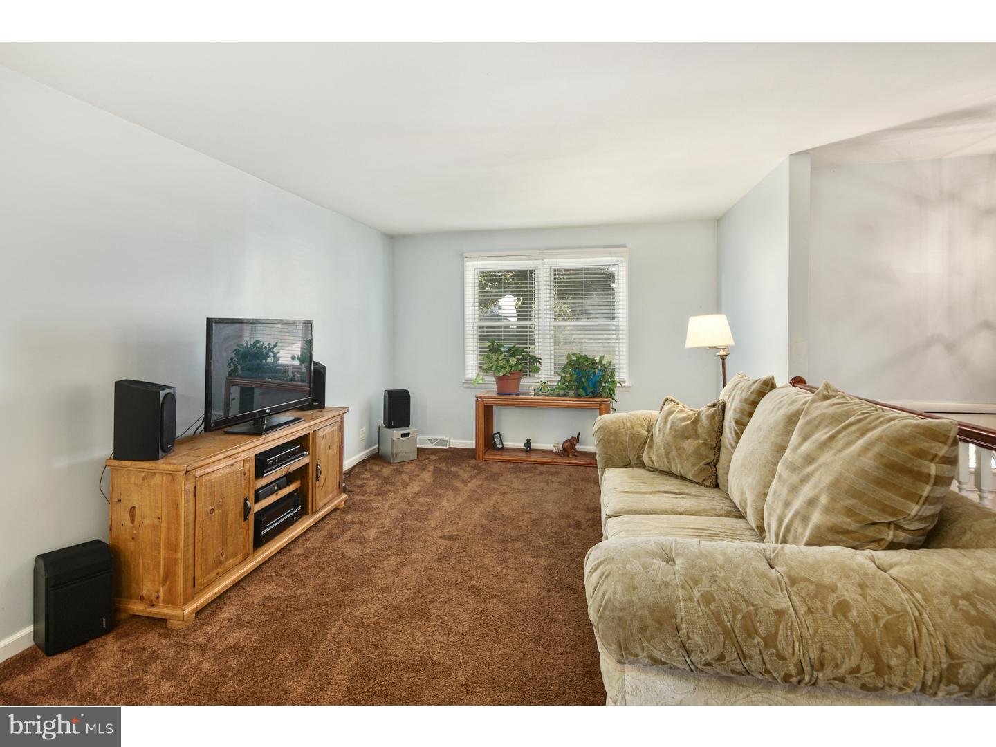 131 Round Hill Road Voorhees, NJ 08043 - Photo 18 of 21 Living Room