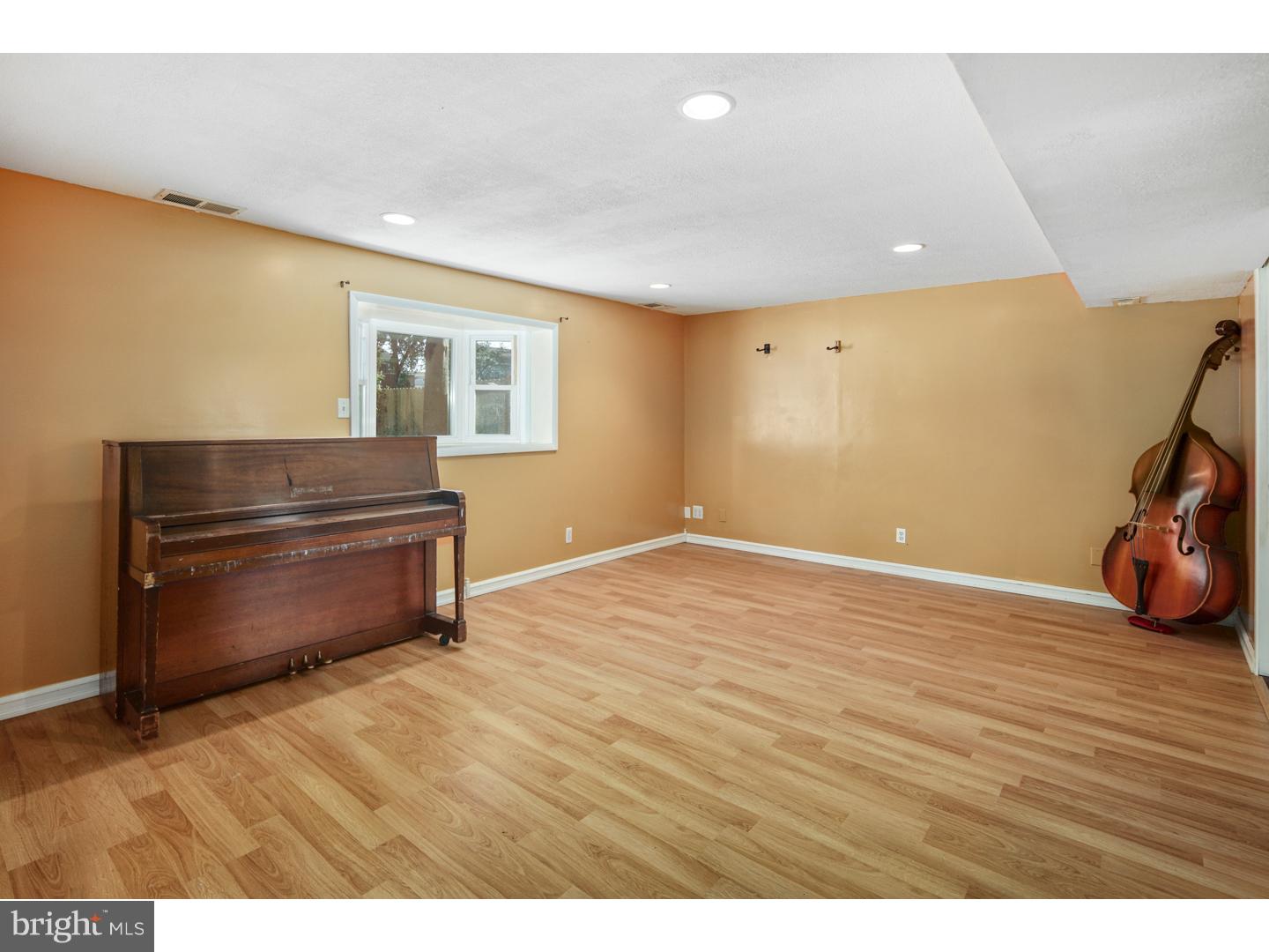 131 Round Hill Road Voorhees, NJ 08043 - Photo 5 of 21 Family Room