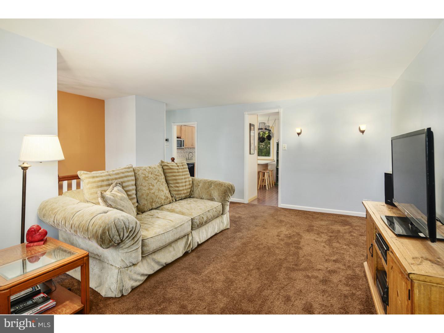 131 Round Hill Road Voorhees, NJ 08043 - Photo 6 of 21 Living Room