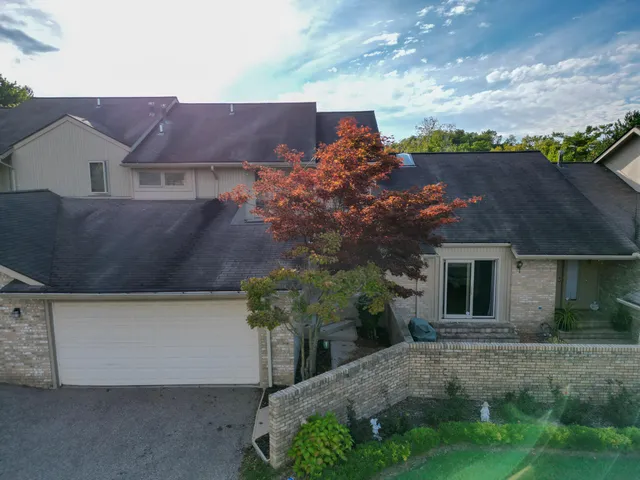 $330,000 | 4291 Foxpointe Drive, West Bloomfield, MI 48323