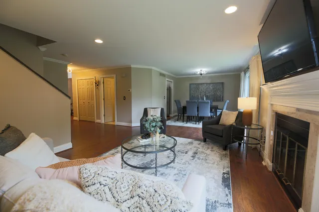 $330,000 | 4291 Foxpointe Drive, West Bloomfield, MI 48323