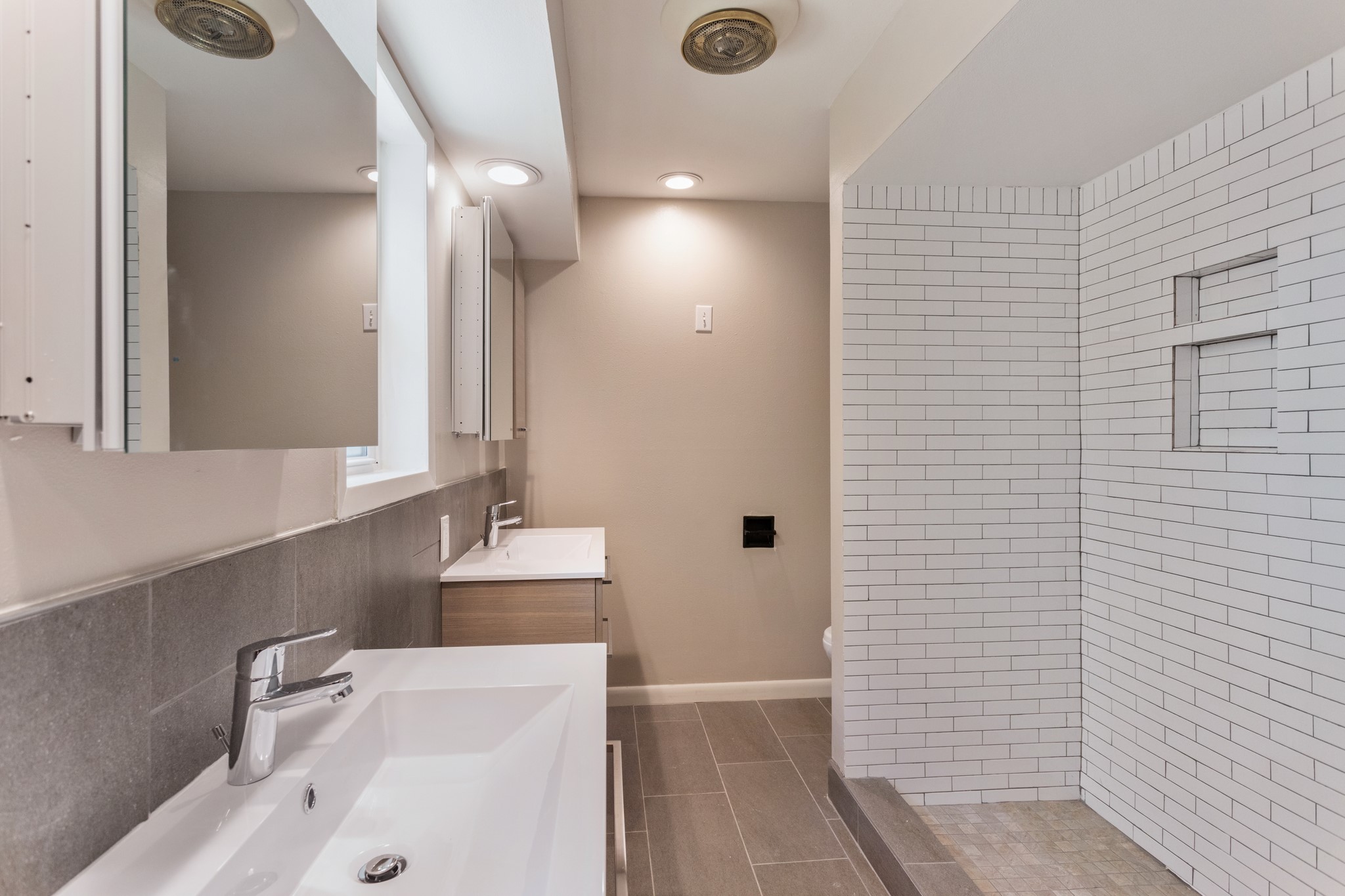 9106 Bonhomme Road Houston, TX 77074 - Photo 24 of 35 Remodeled and full updated primary bathroom