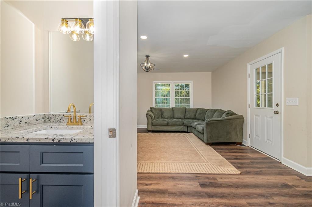 521 Henley Country Road Asheboro, NC 27203 - Photo 8 of 33