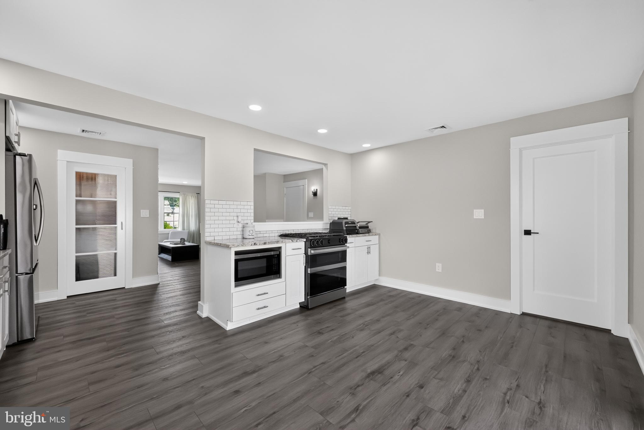 50 Middle Road Levittown, PA 19056 - Photo 15 of 29