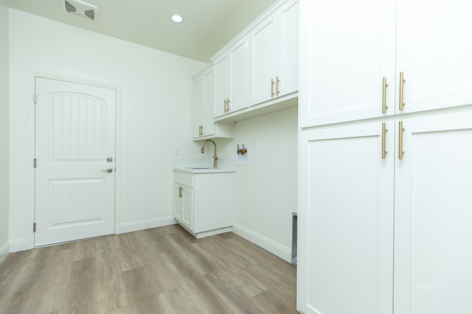 447 North Wildflower Street Ridgecrest, CA 93555 - Photo 27 of 33